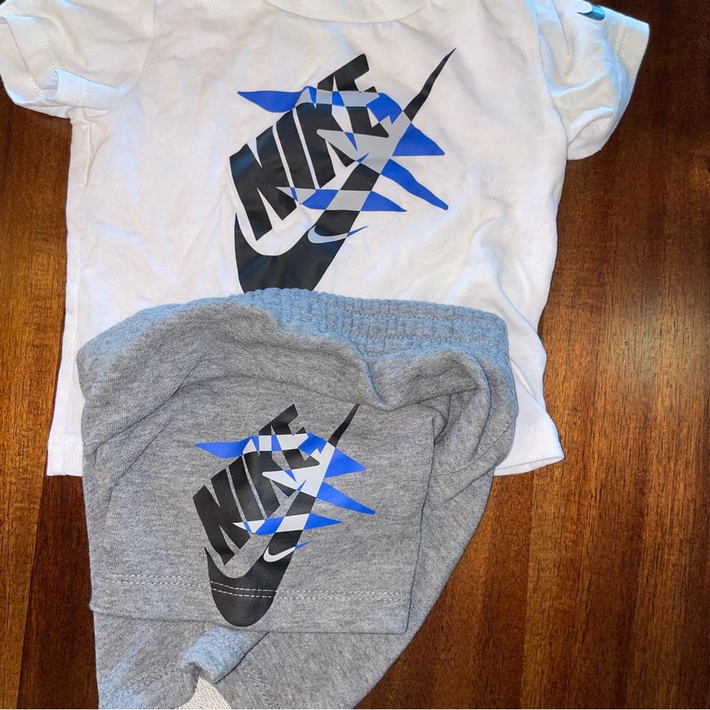 Nike White Tee and Gray Shorts Set! Boys 18M Kids - Picture 7 of 8